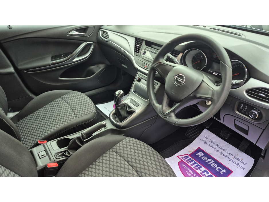 2018 Opel Astra - image 6