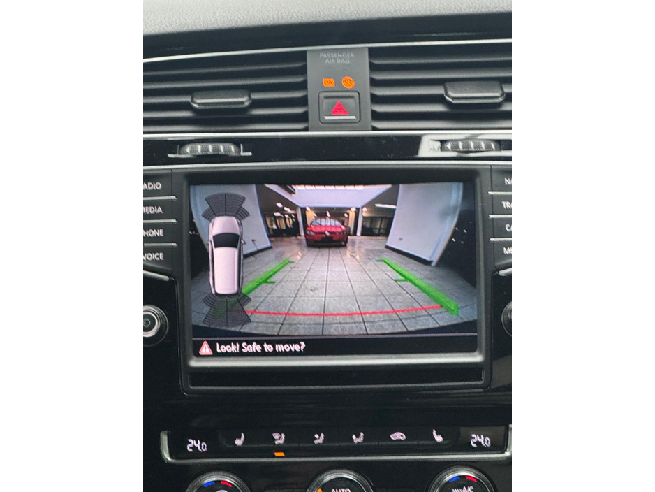 2015 Volkswagen Golf R 2.0 Launch Edition €23,950