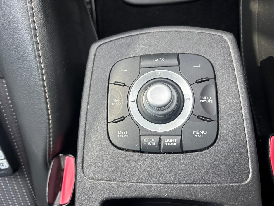 2015 Renault Grand Scenic - image 14