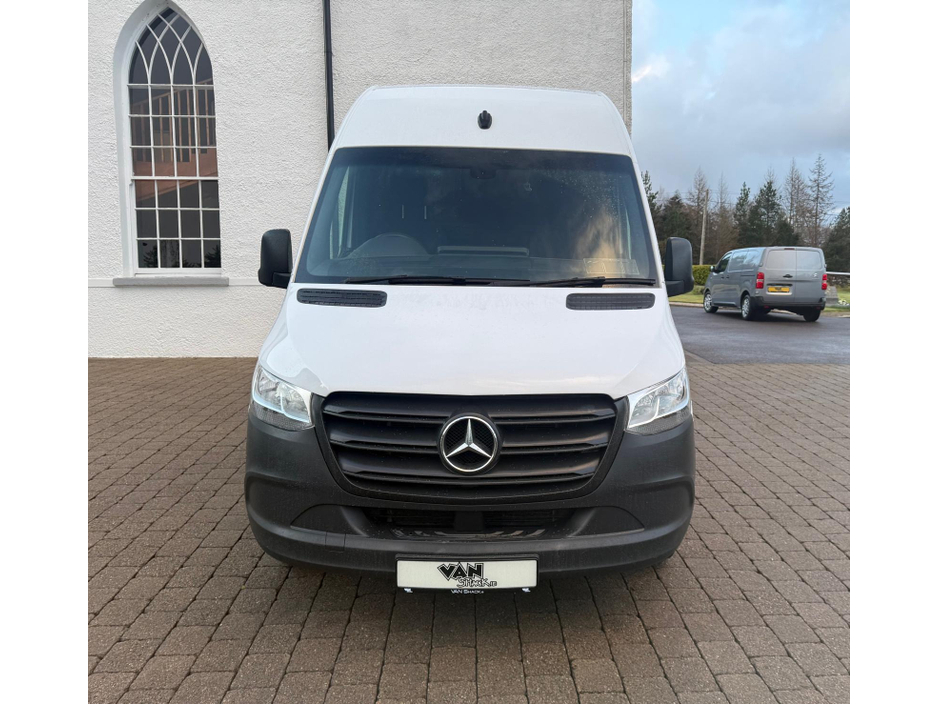 2021 Mercedes-Benz Sprinter - image 5