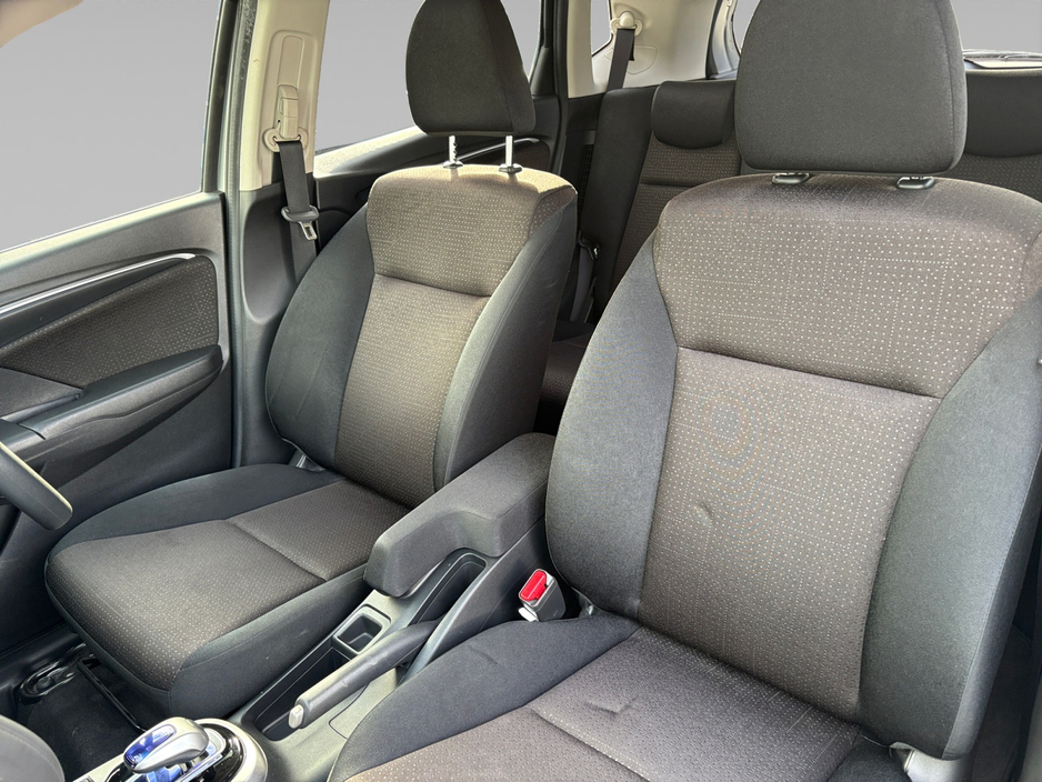 2016 Honda Fit - image 10