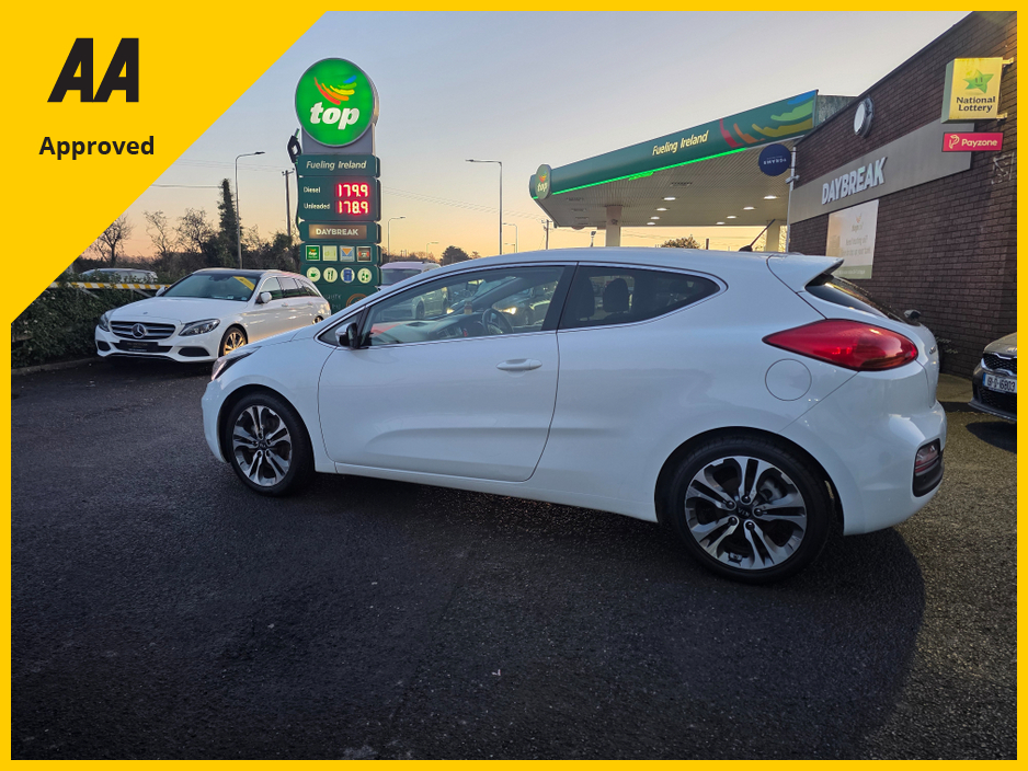 2015 Kia Ceed - image 5