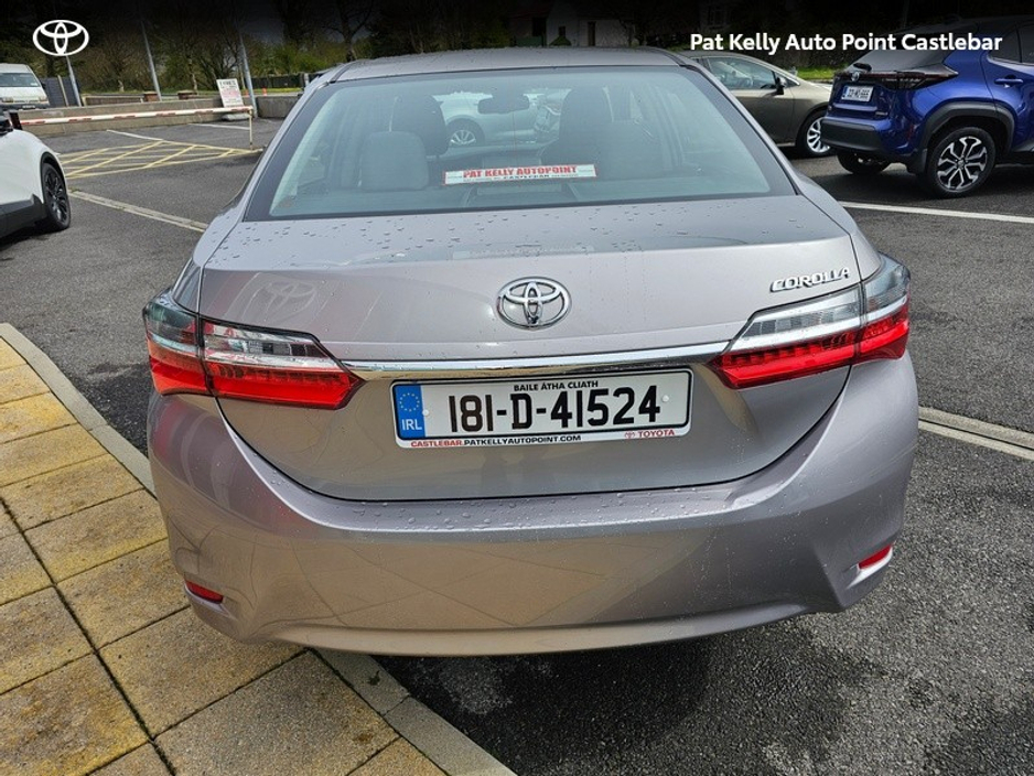 2018 Toyota Corolla - image 4