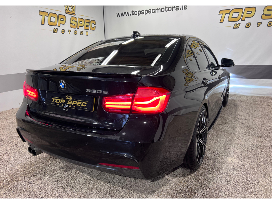 2018 BMW 3 Series - image 30