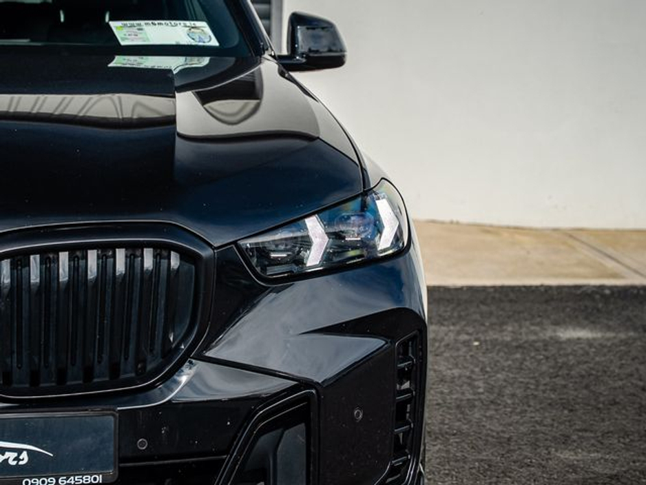 2023 BMW X5 - image 3