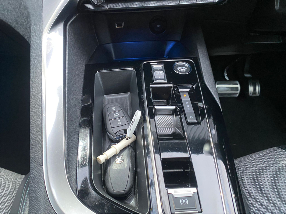 2023 Peugeot 3008 - image 17
