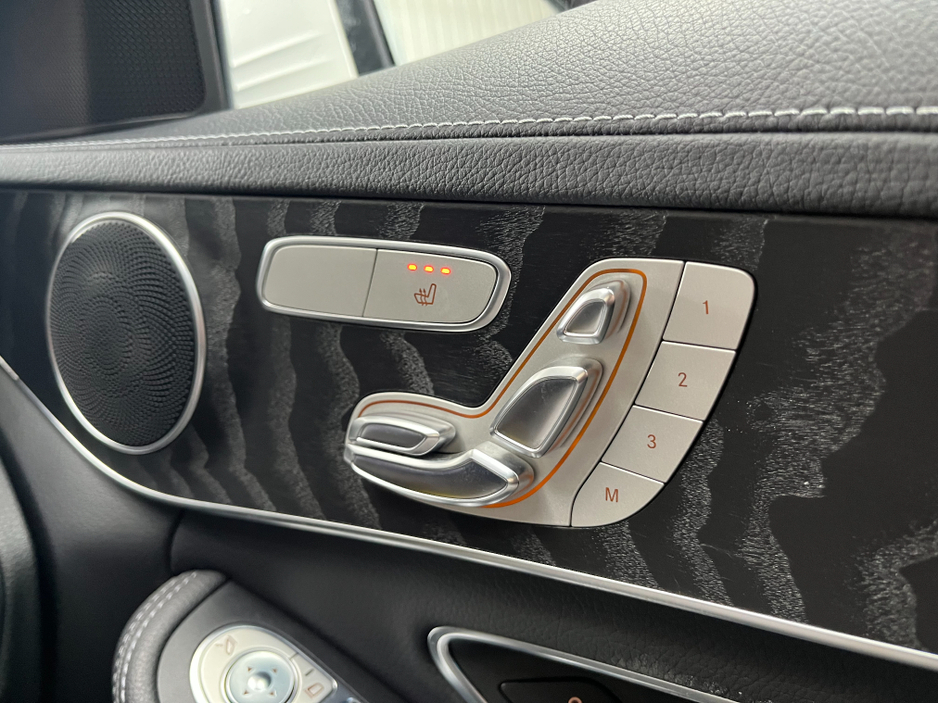 2016 Mercedes-Benz C Class - image 12