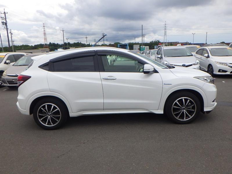 2015 Honda Vezel Hybrid Z €14,350