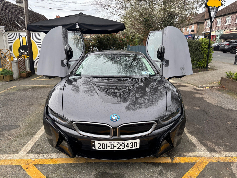 2020 BMW i8 - image 3