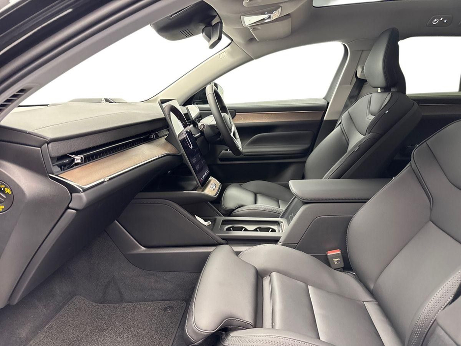 2026 Volvo ES90 - image 2