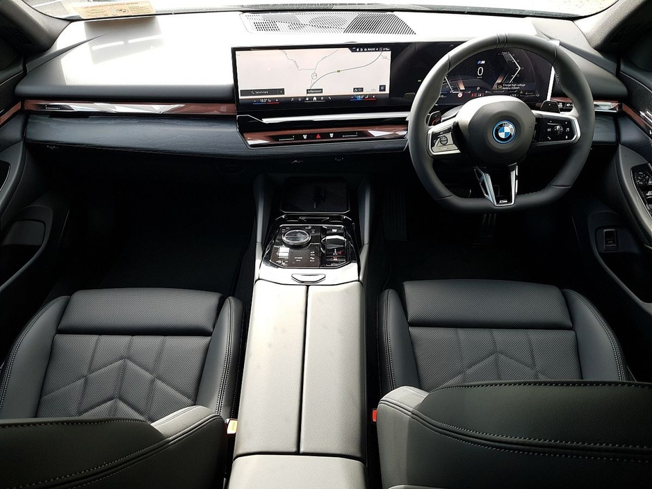 2026 BMW 5 Series - image 4