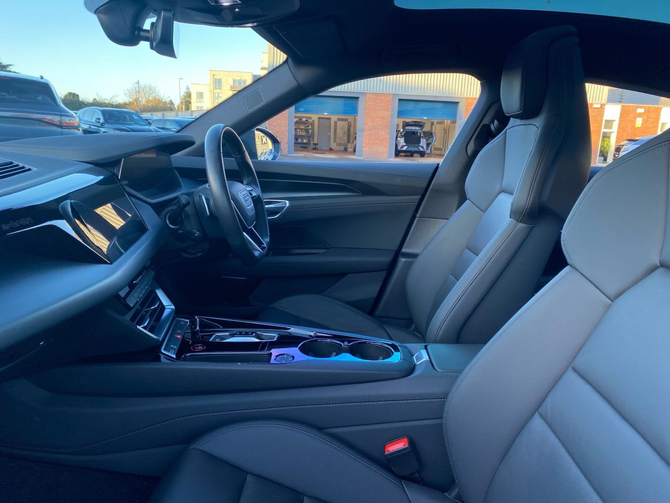 2022 Audi e-tron - image 14