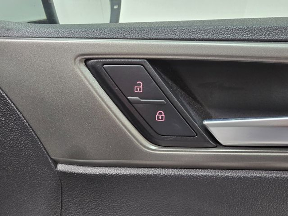 2019 Volkswagen Polo - image 22