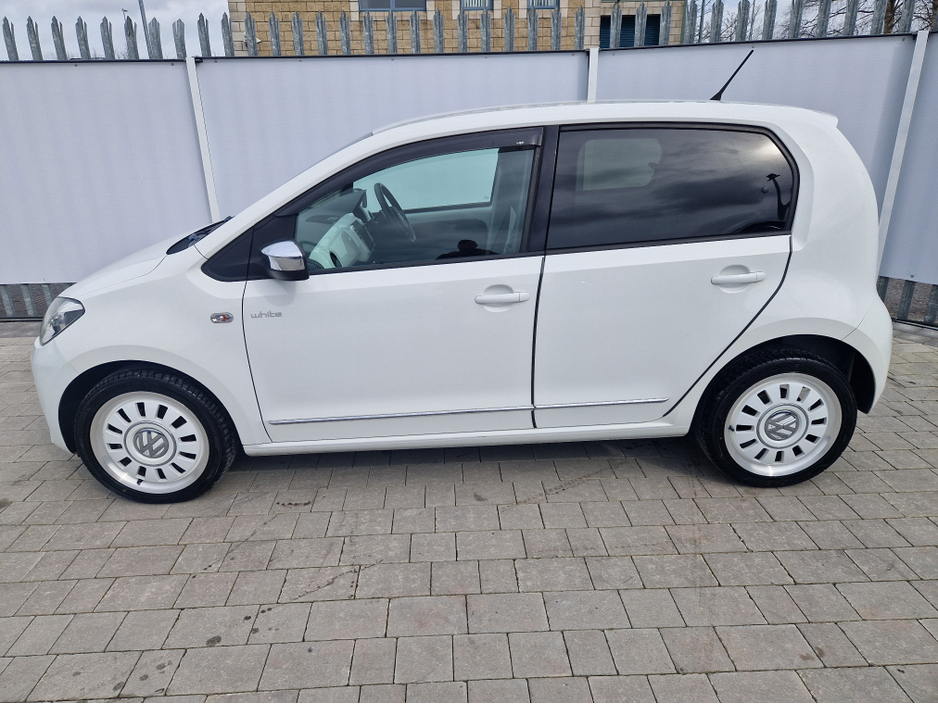 2014 Volkswagen up! - image 6
