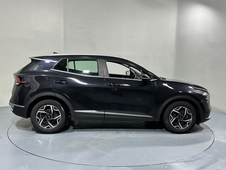 2022 Kia Sportage - image 8