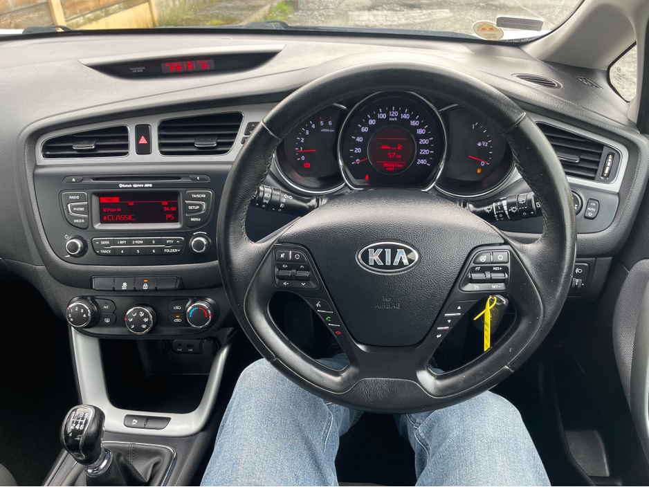 2012 Kia Ceed - image 9