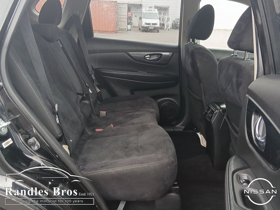 2016 Nissan X-Trail - image 14