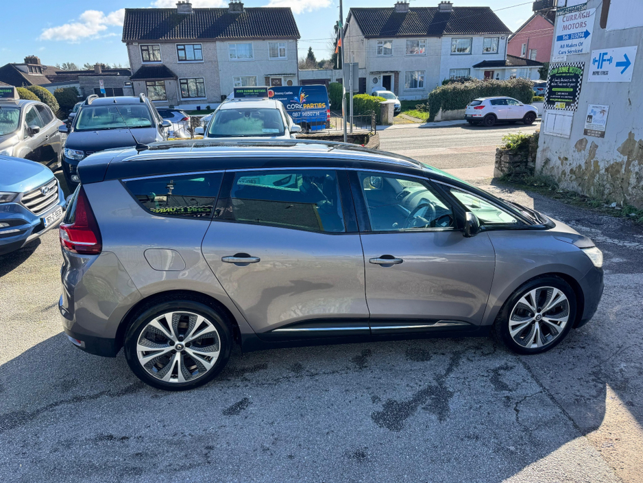 2017 Renault Grand Scenic - image 6