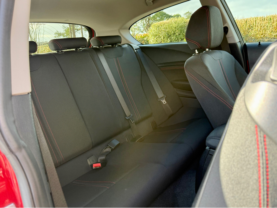 2017 BMW 1 Series - image 11