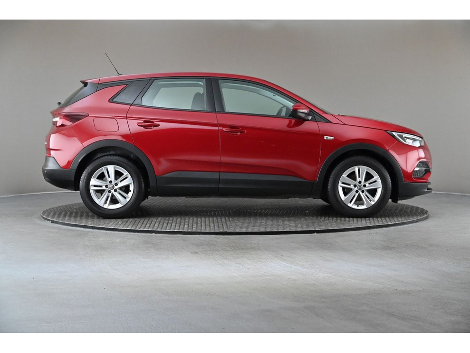 2021 Opel Grandland X - image 11