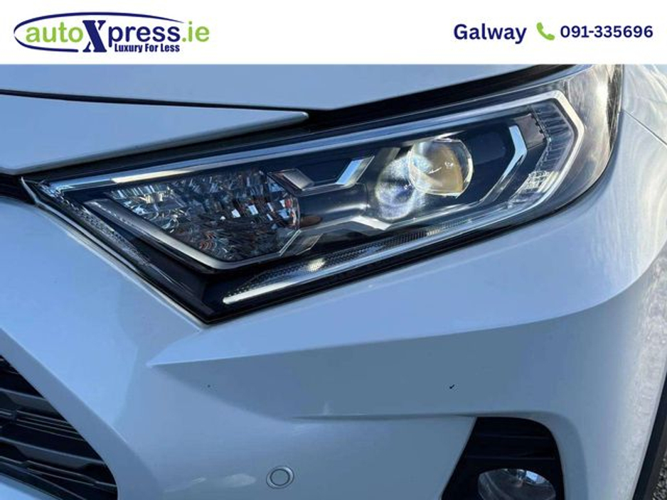 2020 Toyota Rav4 - image 12