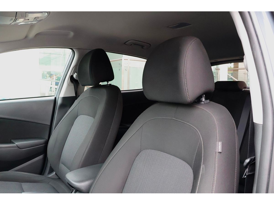 2022 Hyundai Kona - image 12