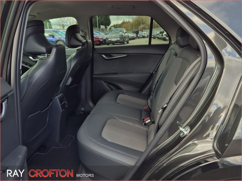 2023 Kia Niro - image 7