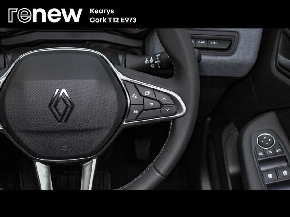 2025 Renault Clio - image 18