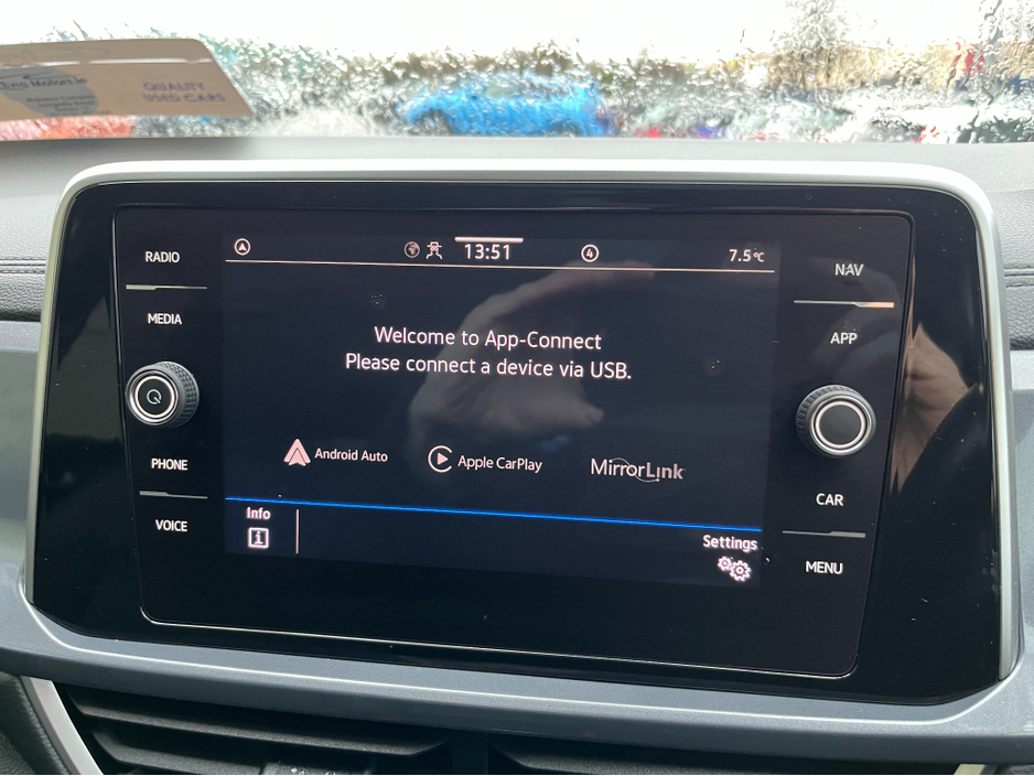 2023 Volkswagen T-Roc STYLE 1.0 PETROL //HIGH SPEC//HALF LEATHER HEATED SEATS//PANORAMIC GLASS ROOF//SAT NAV//REVERSE CAMERA// €27,950