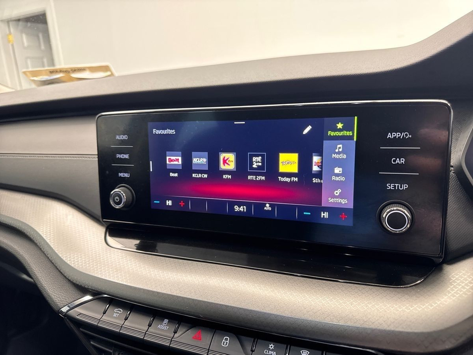 2023 Skoda Octavia - image 18