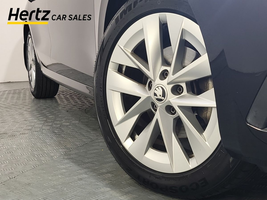 2024 Skoda Octavia - image 6