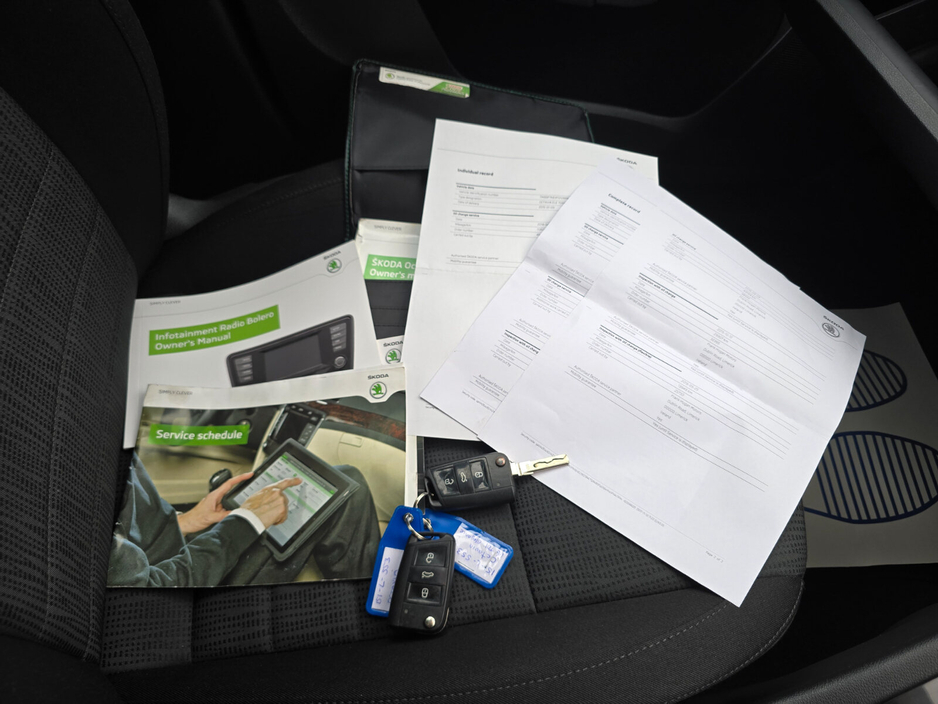 2015 Skoda Octavia - image 27