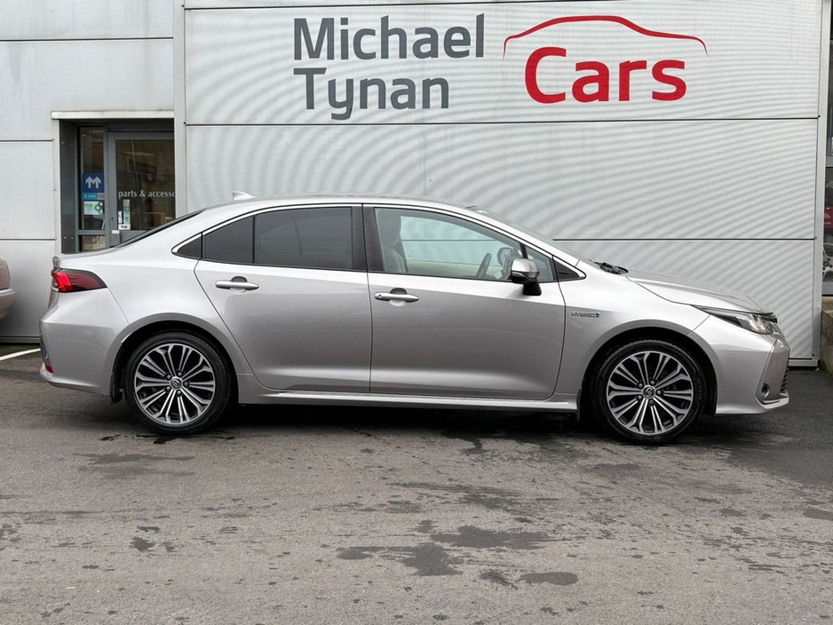 2019 Toyota Corolla - image 2