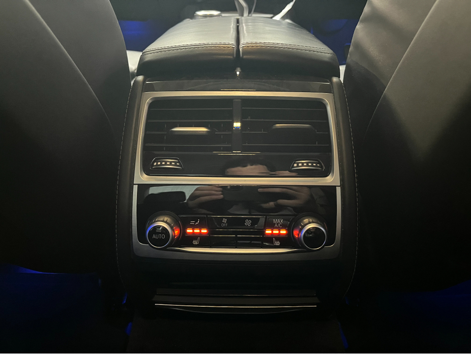 2017 BMW 7 Series €25950! 2017 BMW 740E IPERFORMANCE 2.0 AUTOMATIC / CRUISE CONTROL / 360° PARKING CAMERA / ELECTRIC MEMORY HEATED & MASSAGING SEATS / HEATED REAR SEATS / PANORAMIC SUNROOF / AMBIENT LIGHTS €25,950