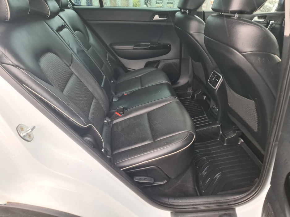 2018 Kia Sportage - image 10