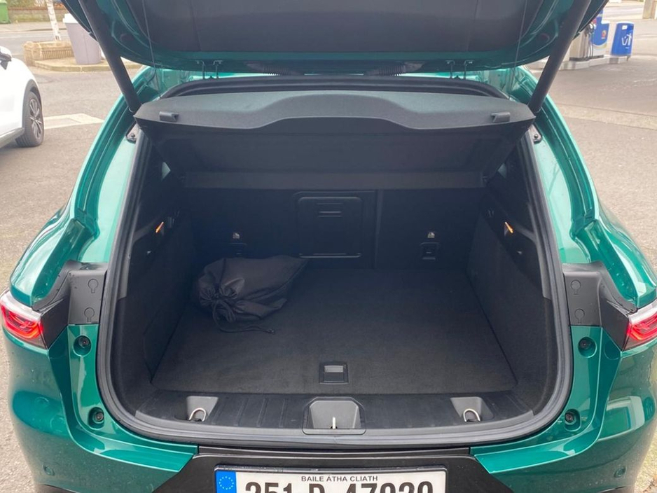 2025 Alfa Romeo Tonale - image 9