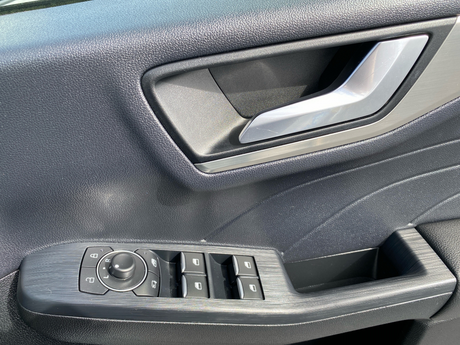 2023 Ford Kuga - image 14