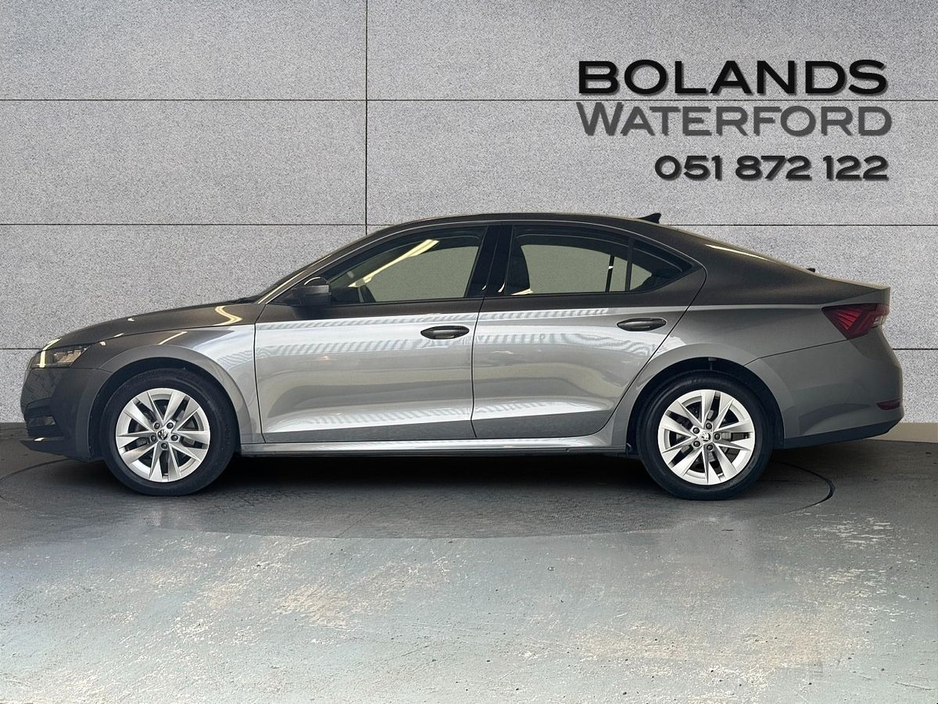 2024 Skoda Octavia - image 3