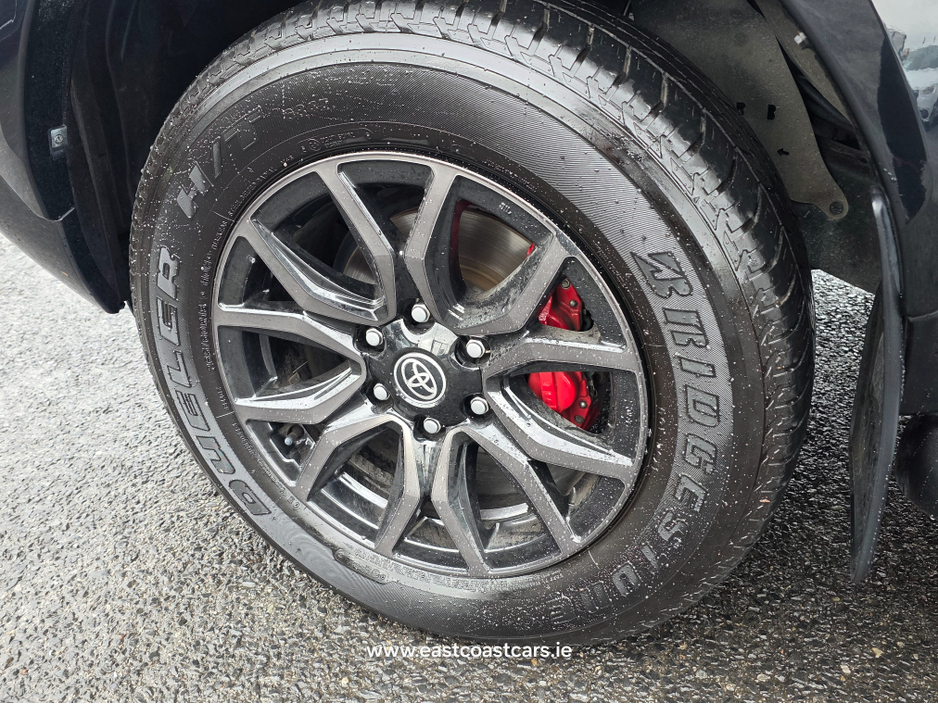 2023 Toyota Hilux GR EDITION 2.4D 360 REV CAMERA  4X4 HALF LEATHER  SEATS - €48,500