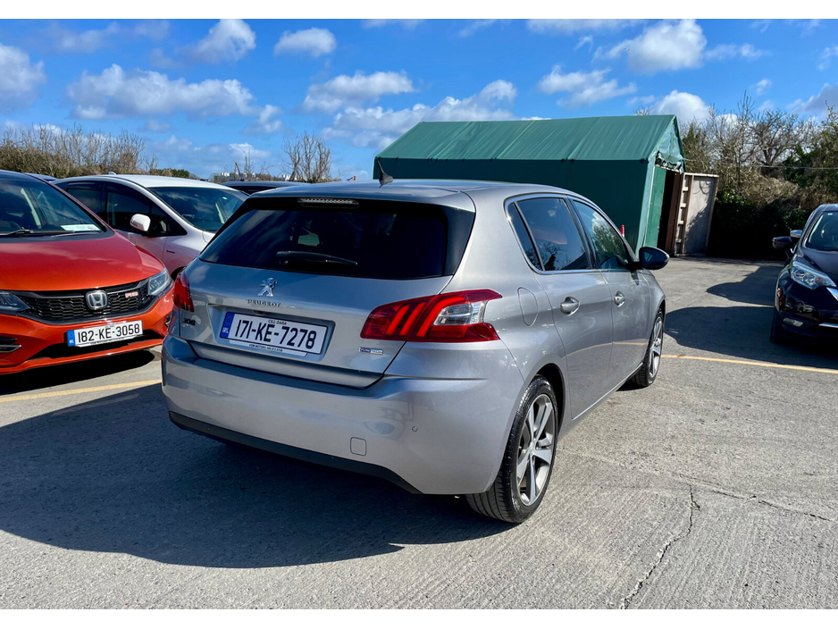 2017 Peugeot 308 - image 6