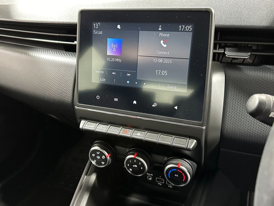 2022 Renault Clio Dynamique 1.0 Petrol 222 €14,400