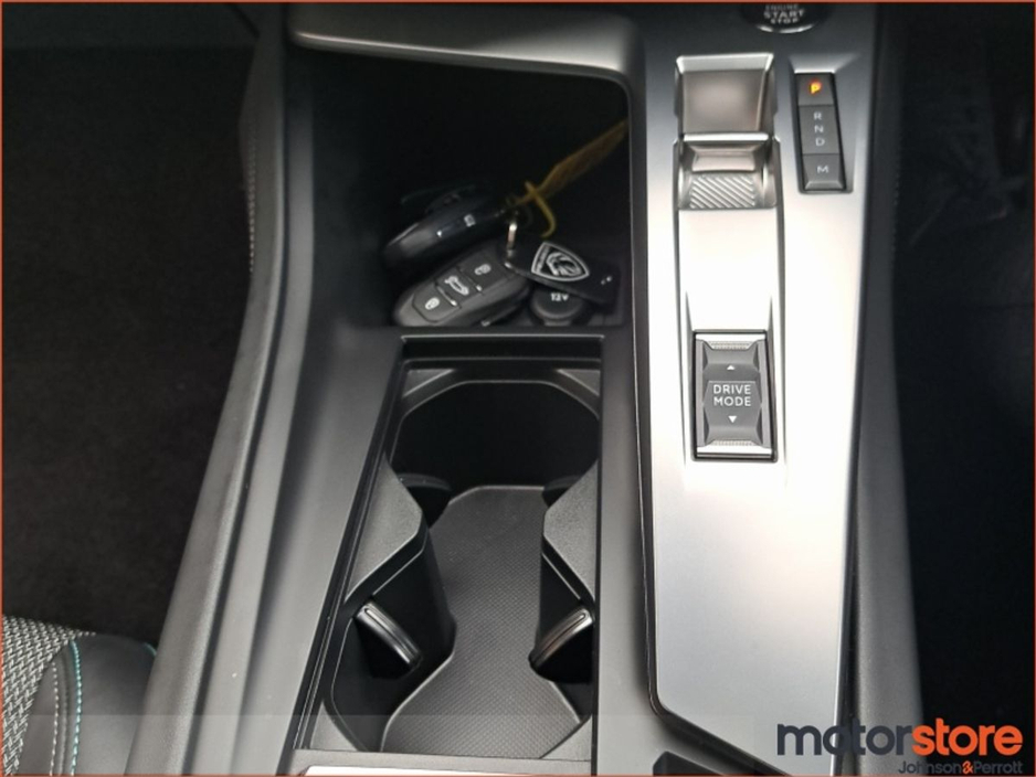 2025 Peugeot 308 1.2 Puretech 130bhp Allure Auto €35,900