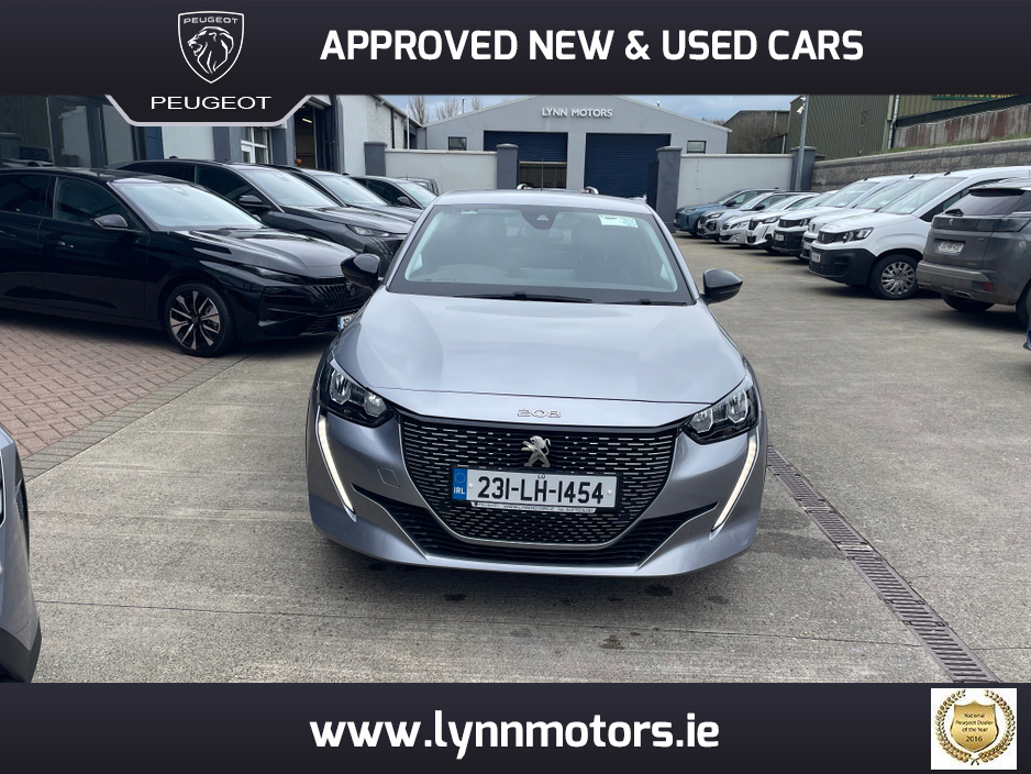 2023 Peugeot 208 - image 2