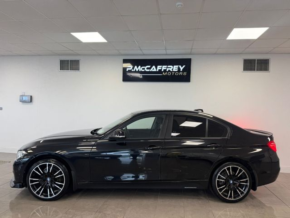 2016 BMW 3 Series - image 5