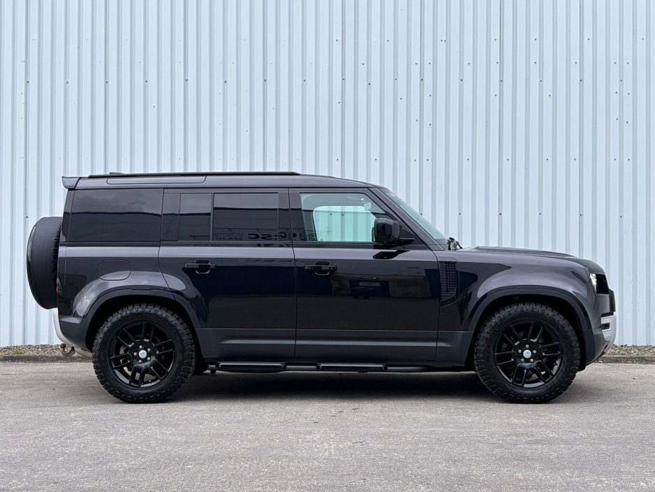 2021 Land Rover Defender - image 3