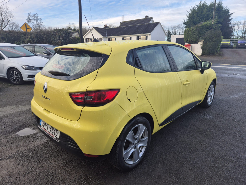 2015 Renault Clio - image 11