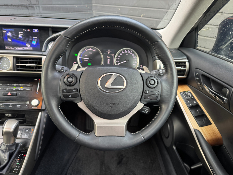 2013 Lexus IS 300 h 2.5 HYBRID AUTO SUNROOF €14,995