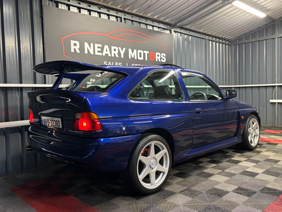 1993 Ford Escort - image 3