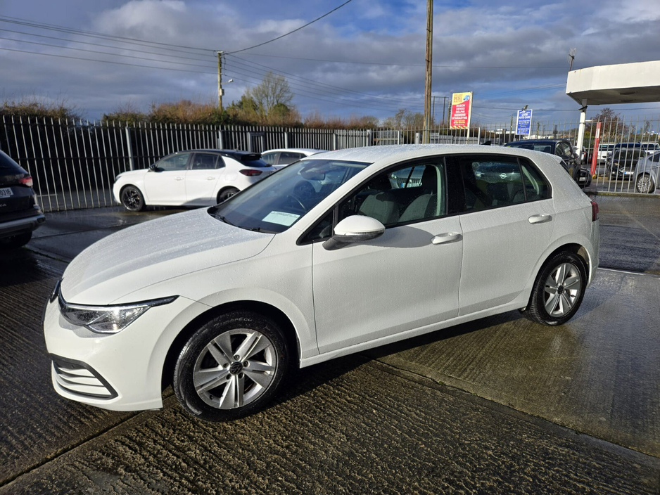 2022 Volkswagen Golf 2.0 TDI 115HP Life €24,950