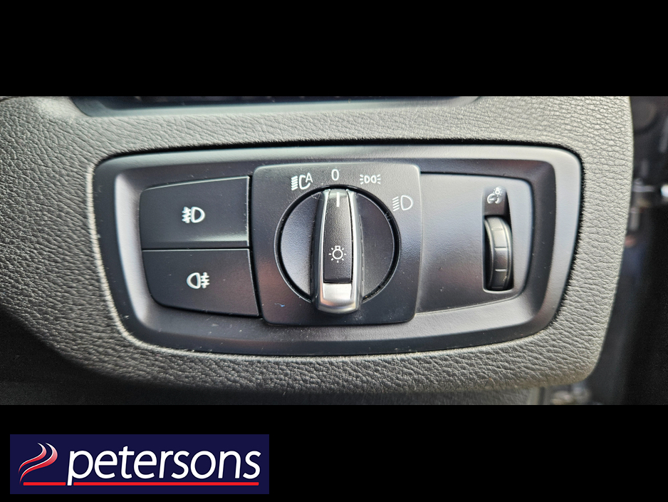 2016 BMW X1 - image 39